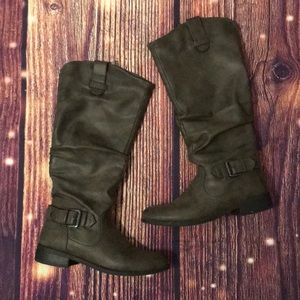 Mossimo boots 👢 Size 6